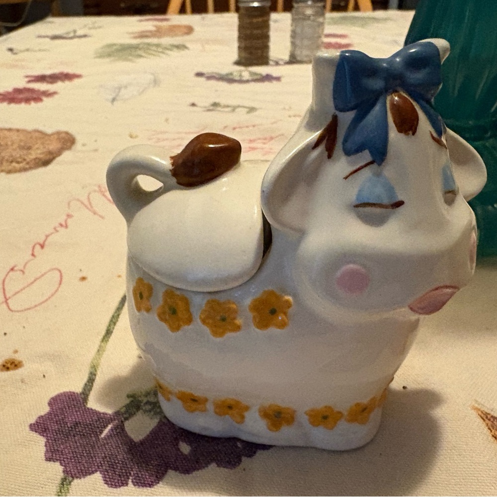 Vintage bundle Ceramic napkin holder and Cow sugar and creamer set - Picture 3 of 7